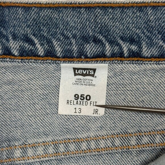 Vintage Levi's 950 Relaxed Fit Jean Shorts Cotton High Rise Medium Wash Size 13 - Picture 7 of 9